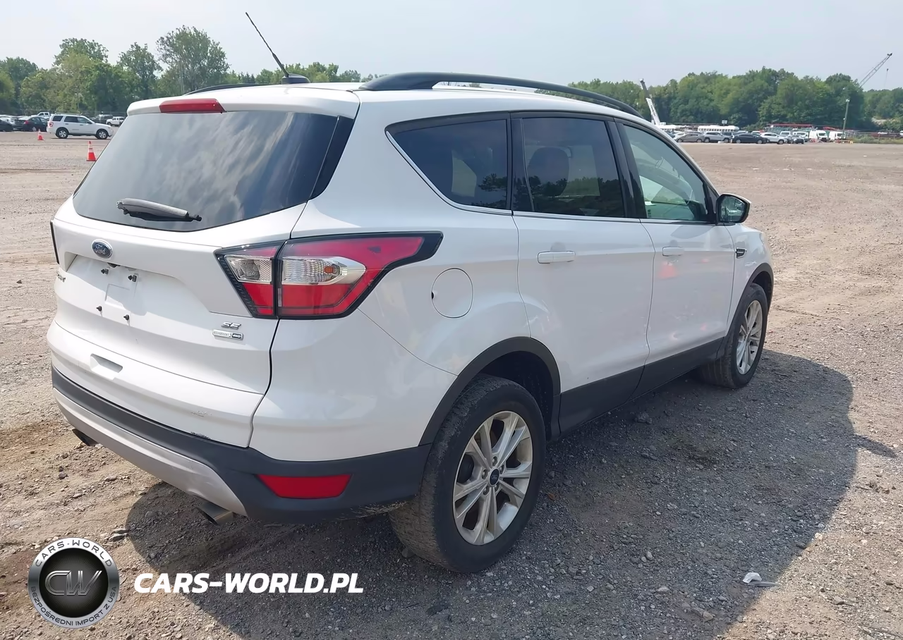 2018 Ford Escape Se VIN:1FMCU9GD9JUB16401 - 4