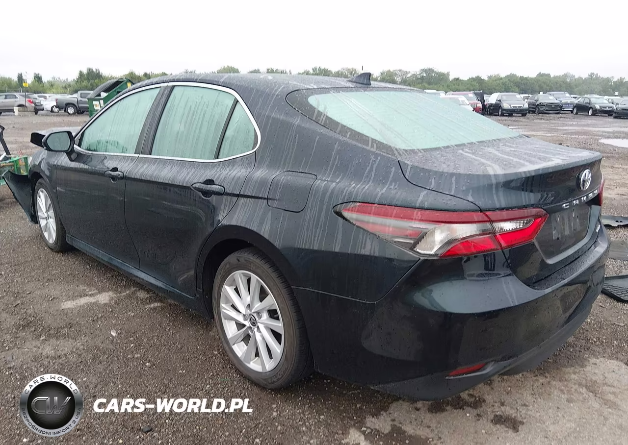 2021 Toyota Camry Le VIN:4T1C11AK7MU450626 - 3