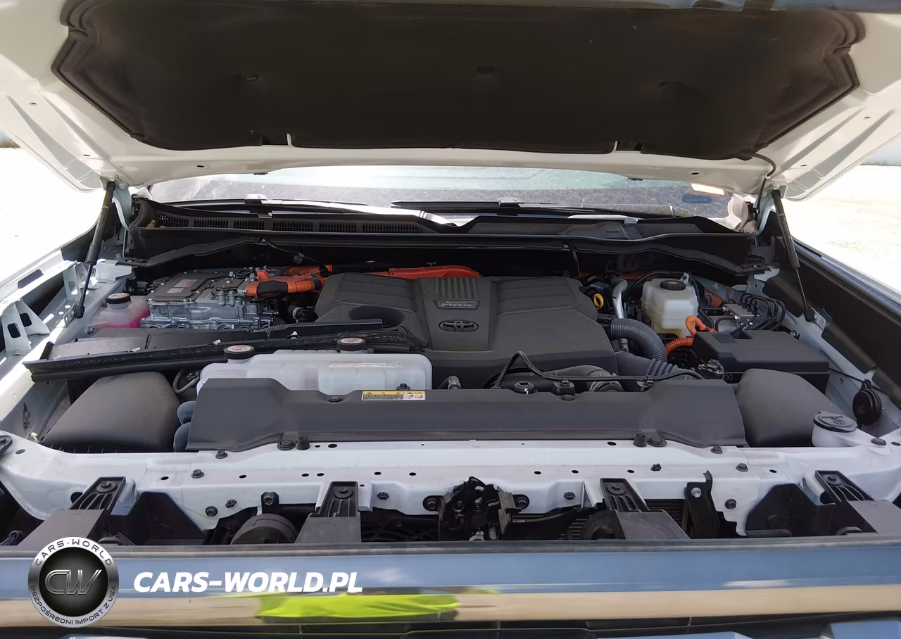 2026 Toyota Tundra Hybrid Platinum Hybrid Crewmax 5.5' Bed VIN:5TFNC5DB0TX121600 - 10