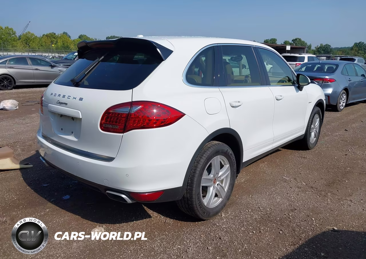 2014 Porsche Cayenne Diesel-Diesel Platinum Edition VIN:WP1AF2A29ELA34621 - 4