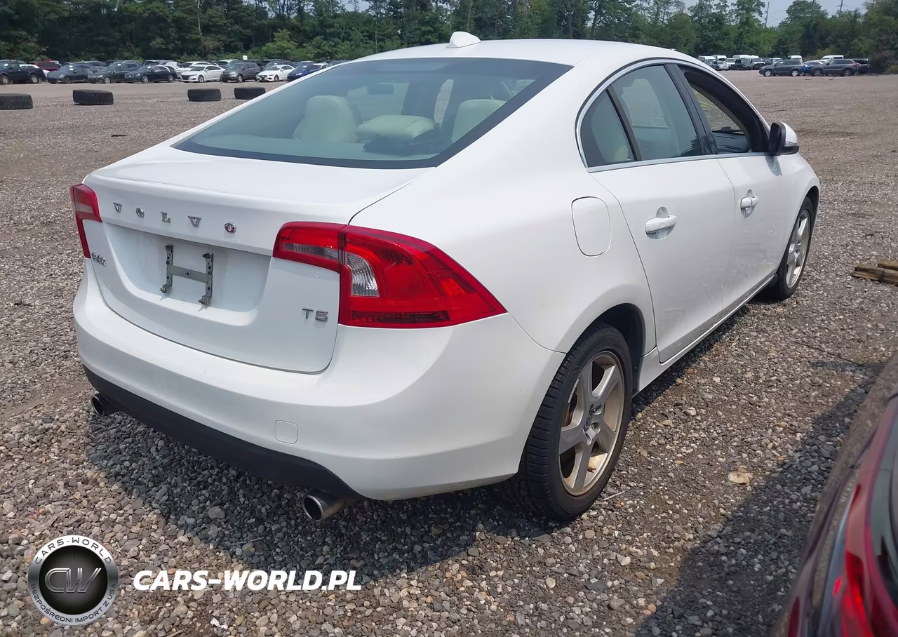 2013 Volvo S60 T5-T5 Platinum-T5 Premier-T5 Premier Plus VIN:YV1612FS3D2193132 - 4