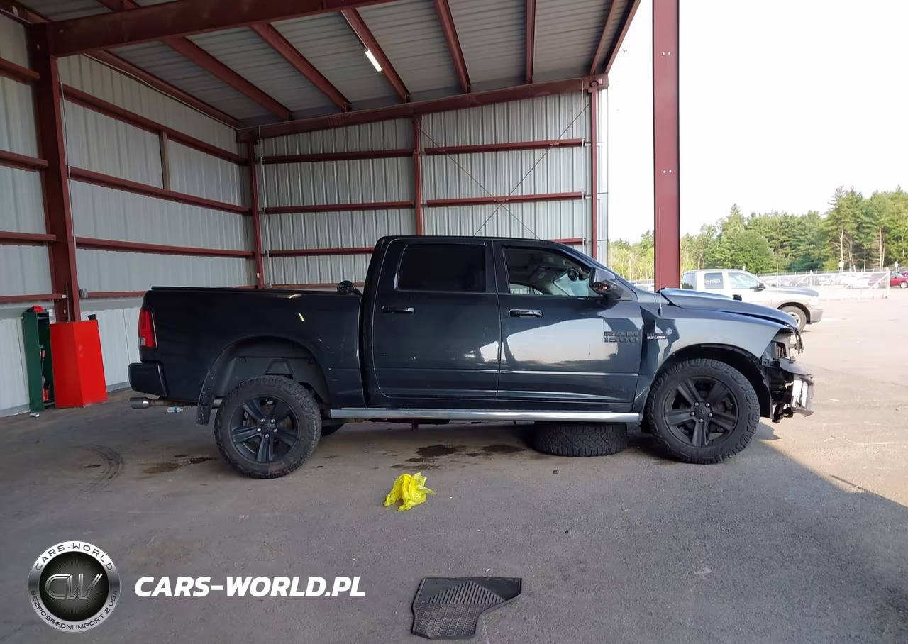 2016 Ram 1500 Sport VIN:1C6RR7MT4GS105544 - 13