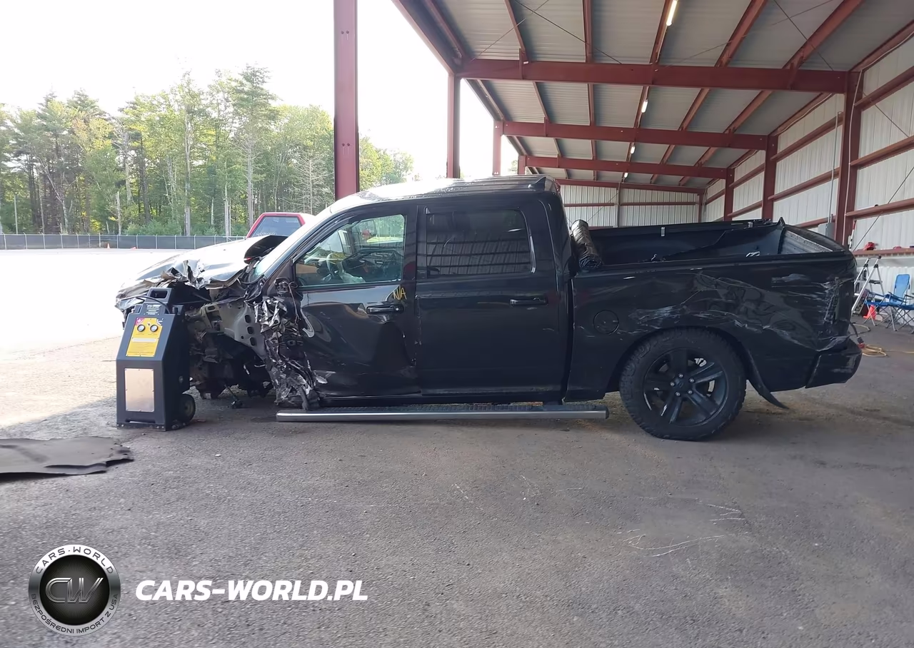 2016 Ram 1500 Sport VIN:1C6RR7MT4GS105544 - 14