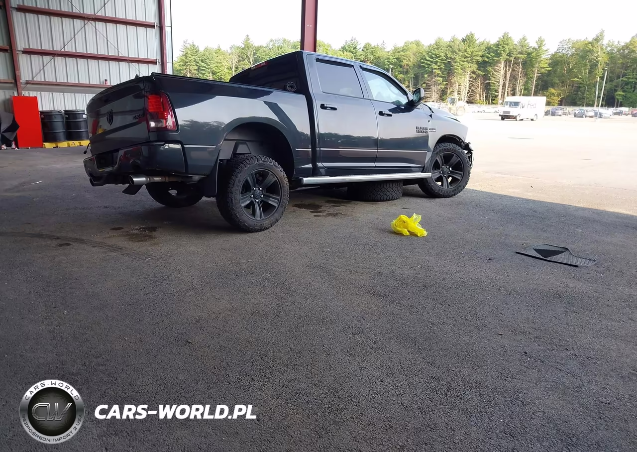2016 Ram 1500 Sport VIN:1C6RR7MT4GS105544 - 4
