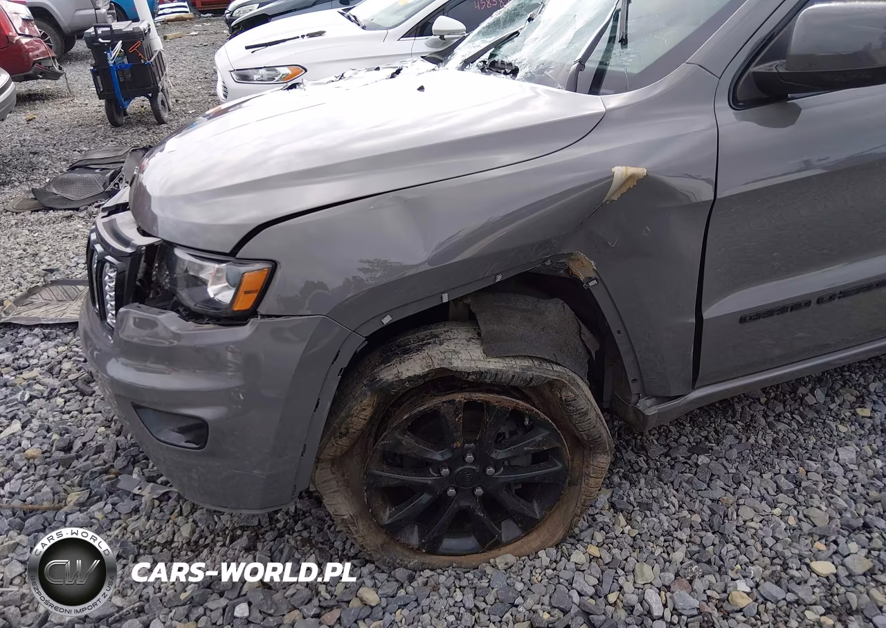 2020 Jeep Grand Cherokee Altitude 4X4 VIN:1C4RJFAG6LC294428 - 13