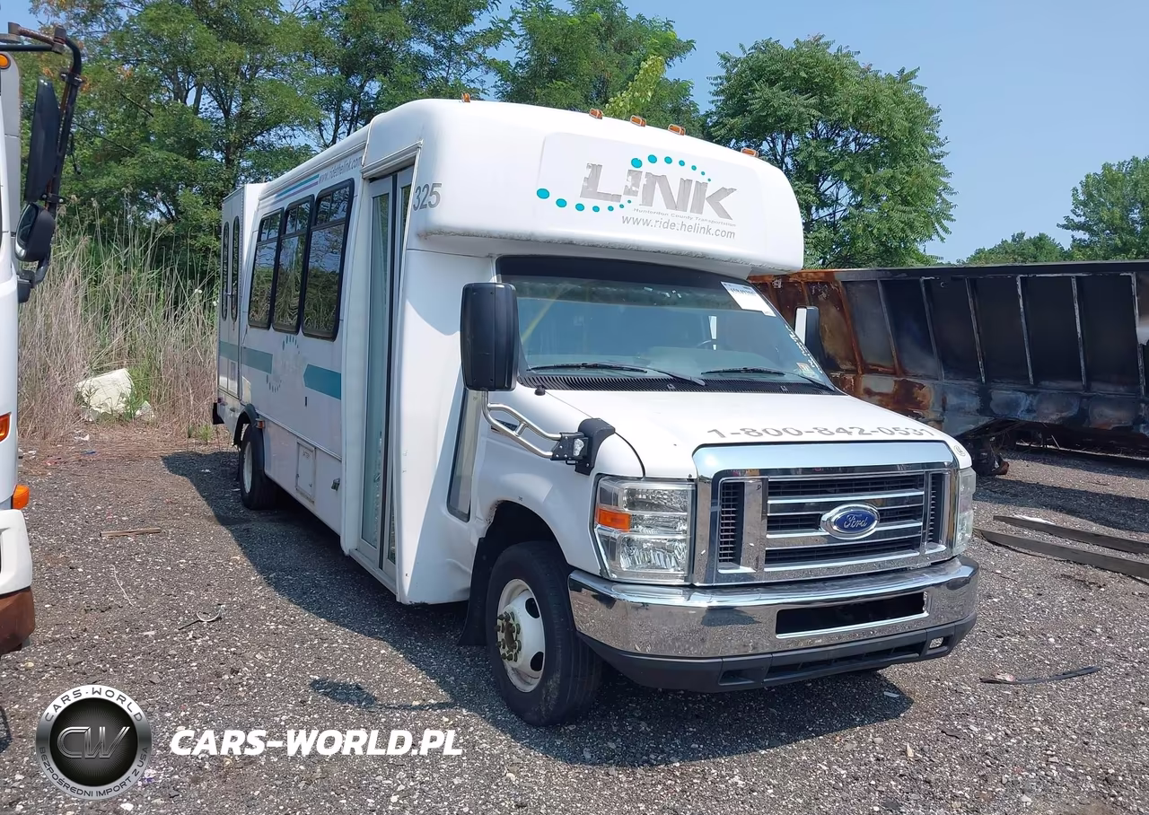 2016 Ford E-450 Cutaway – zdjęcie 1 z 15