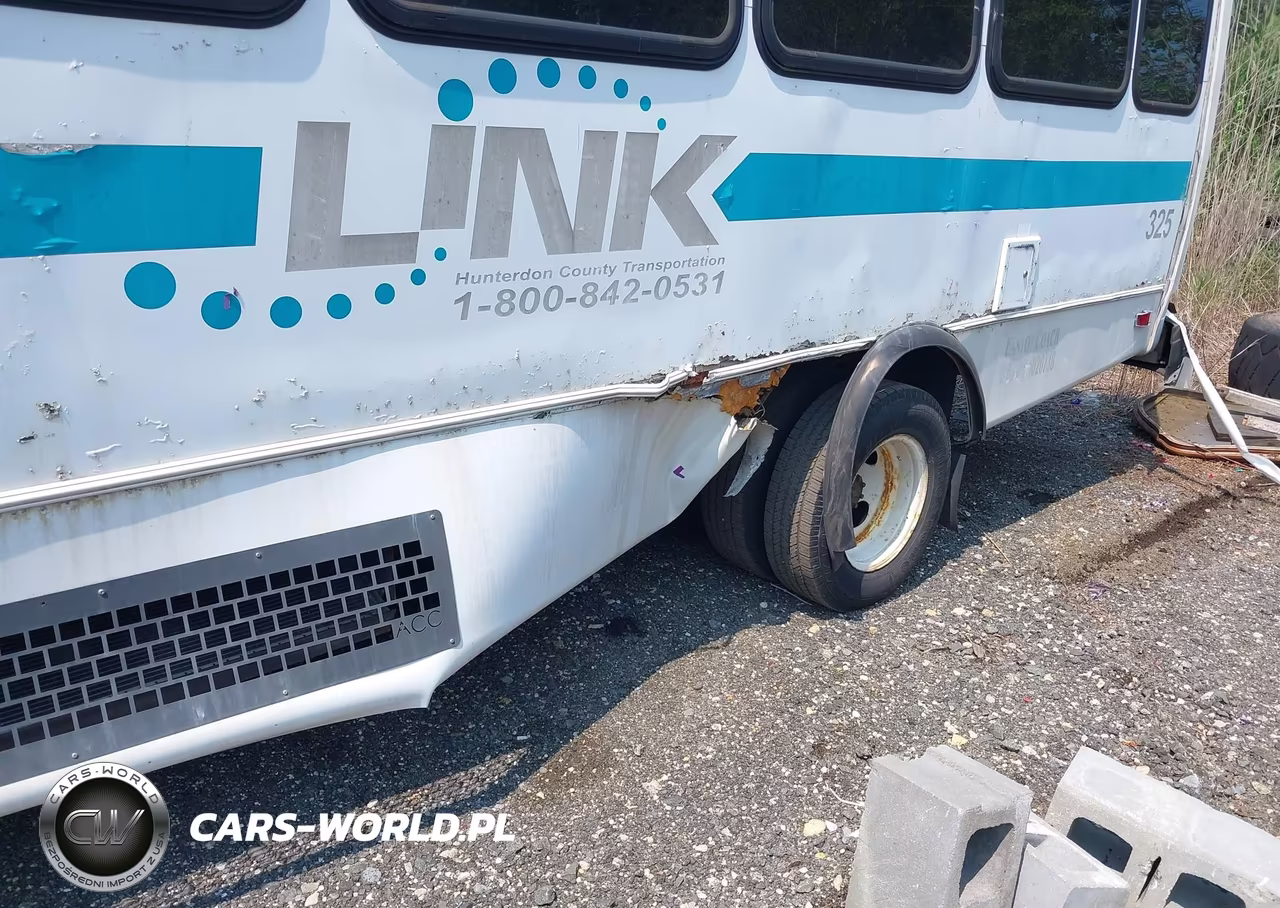 2016 Ford E-450 Cutaway VIN:1FDFE4FS2GDC56764 - 11