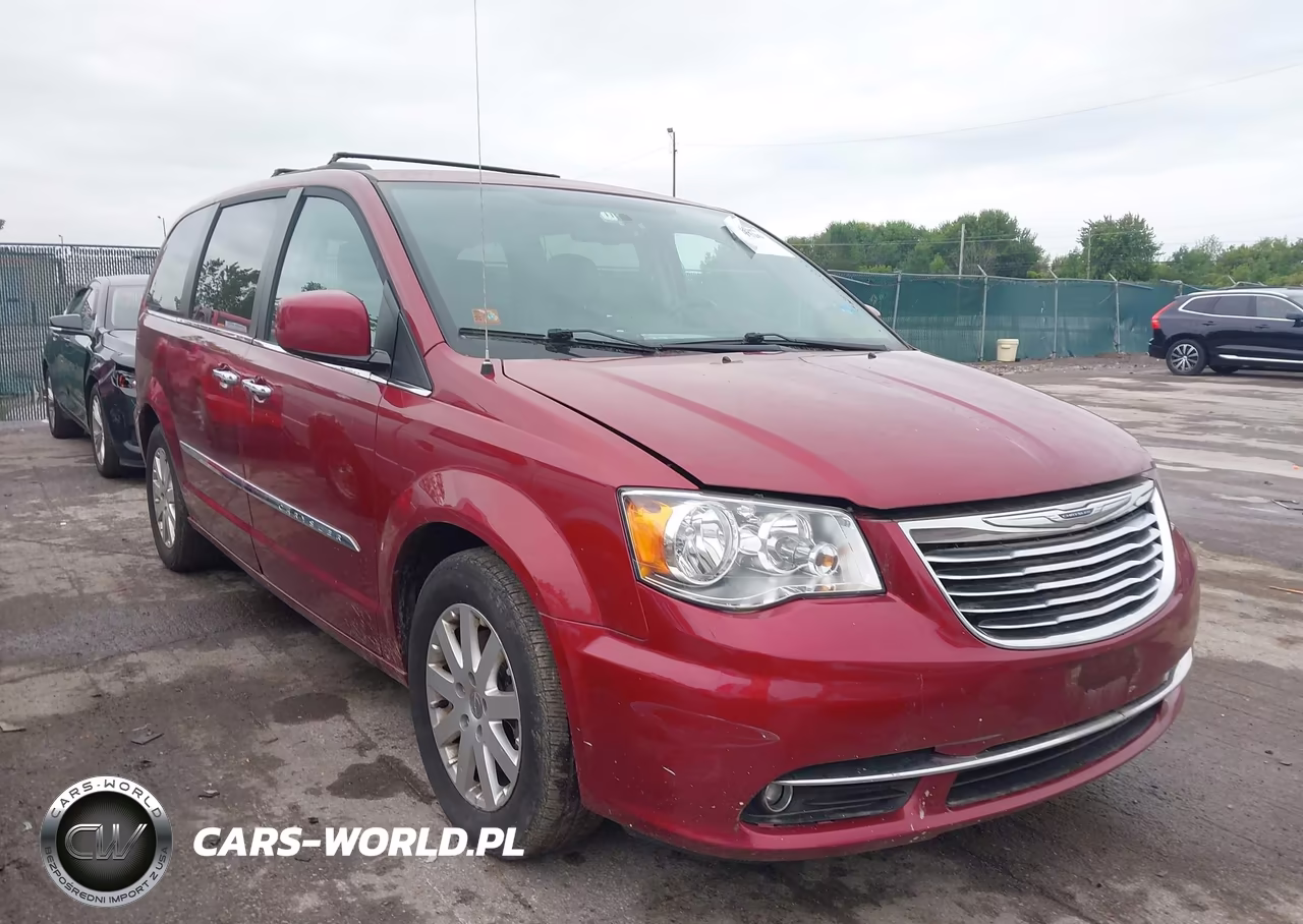 2015 Chrysler Town & Country Touring – zdjęcie 1 z 11