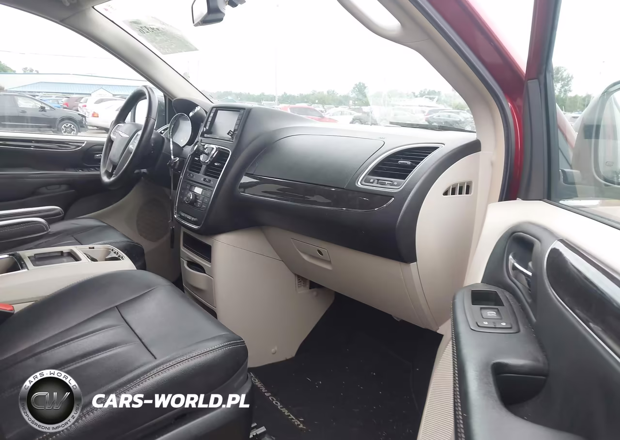 2015 Chrysler Town & Country Touring VIN:2C4RC1BG7FR753733 - 5