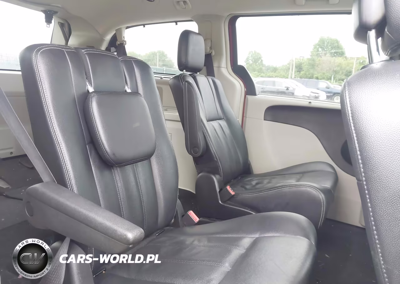 2015 Chrysler Town & Country Touring VIN:2C4RC1BG7FR753733 - 8