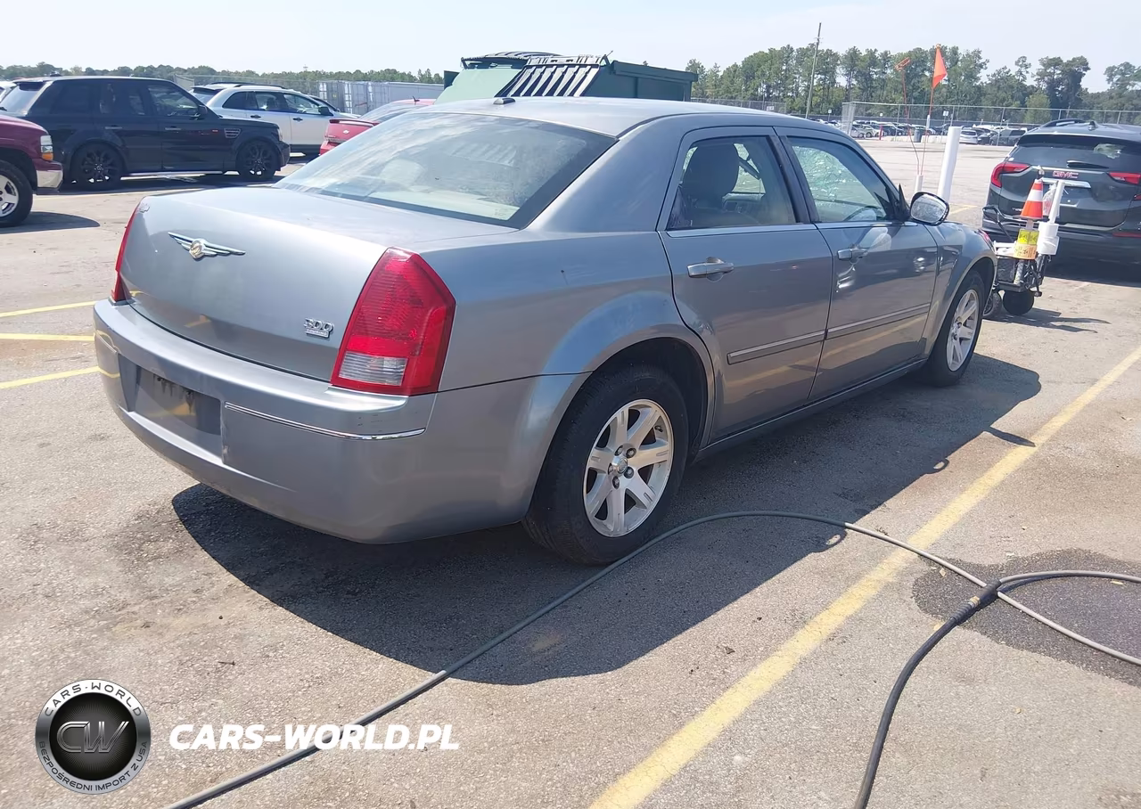 2007 Chrysler 300 Touring VIN:2C3KA53GX7H777727 - 4