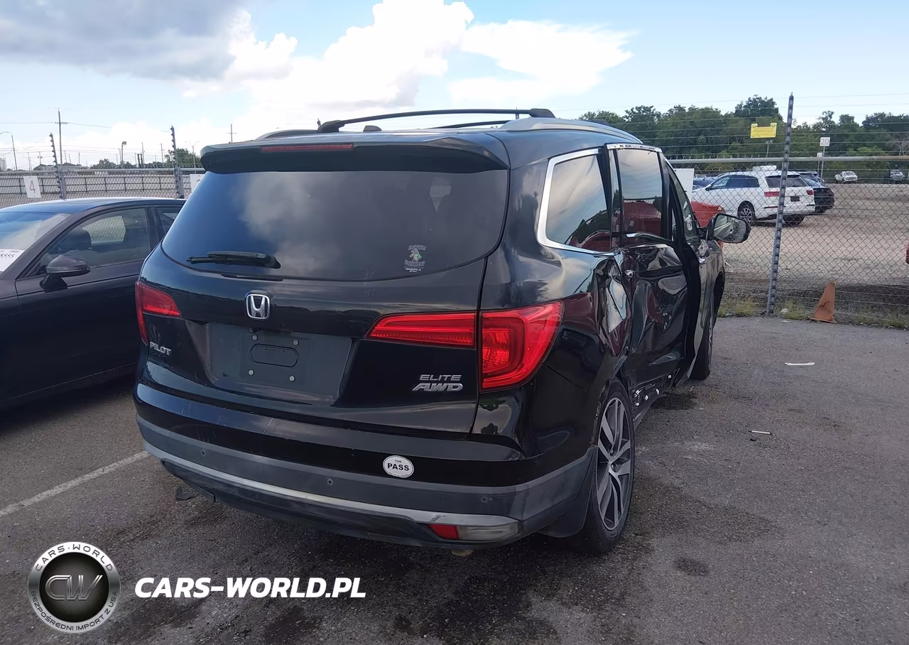 2017 Honda Pilot Elite VIN:5FNYF6H0XHB017507 - 4