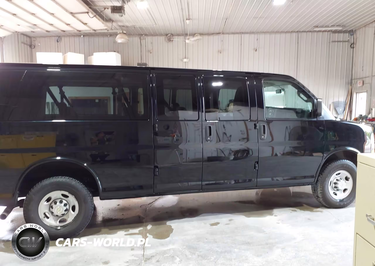 2020 Chevrolet Express Passenger Rwd 3500 Extended Wheelbase Ls VIN:1GAZGNFP2L1256264 - 18