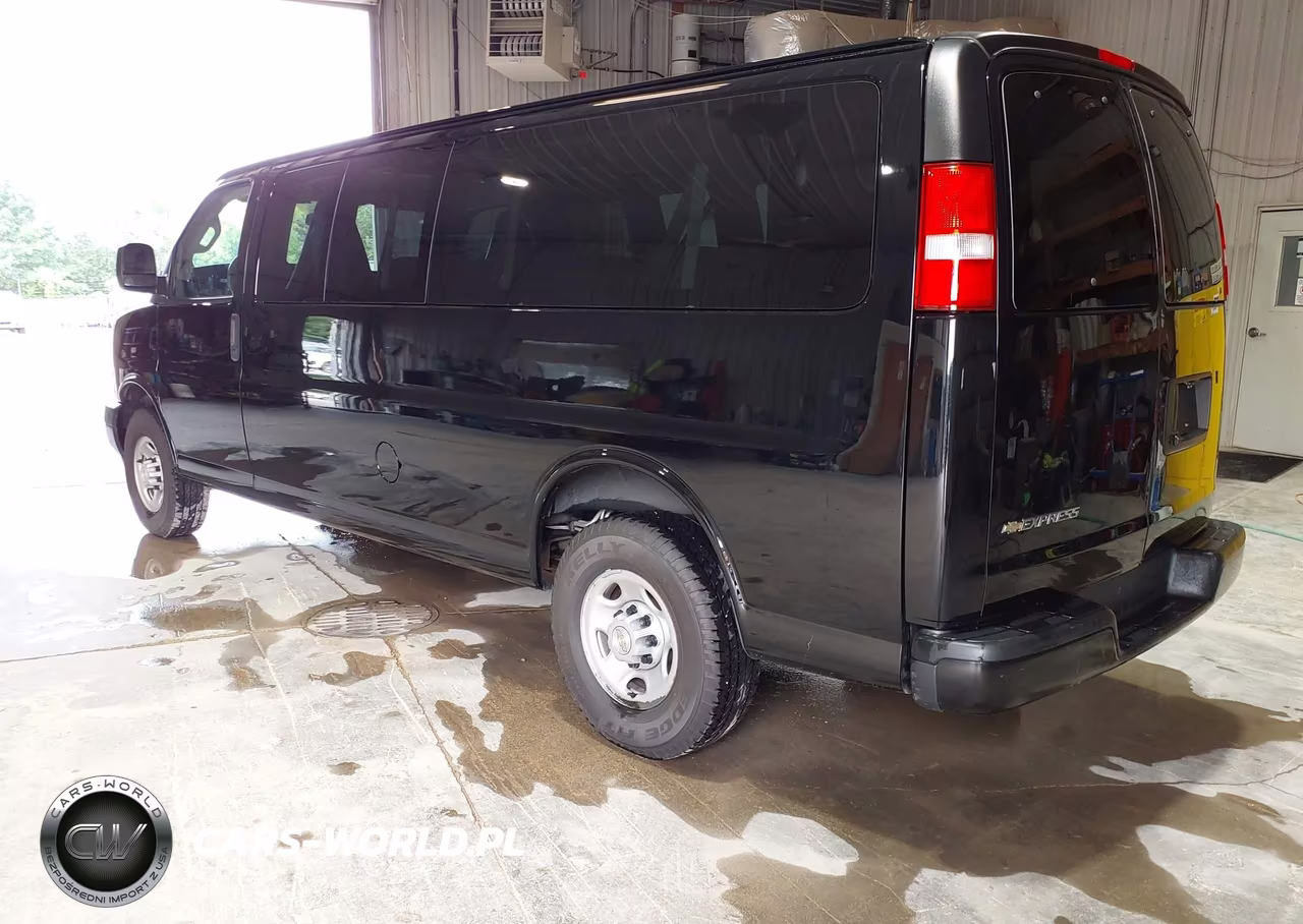 2020 Chevrolet Express Passenger Rwd 3500 Extended Wheelbase Ls VIN:1GAZGNFP2L1256264 - 3