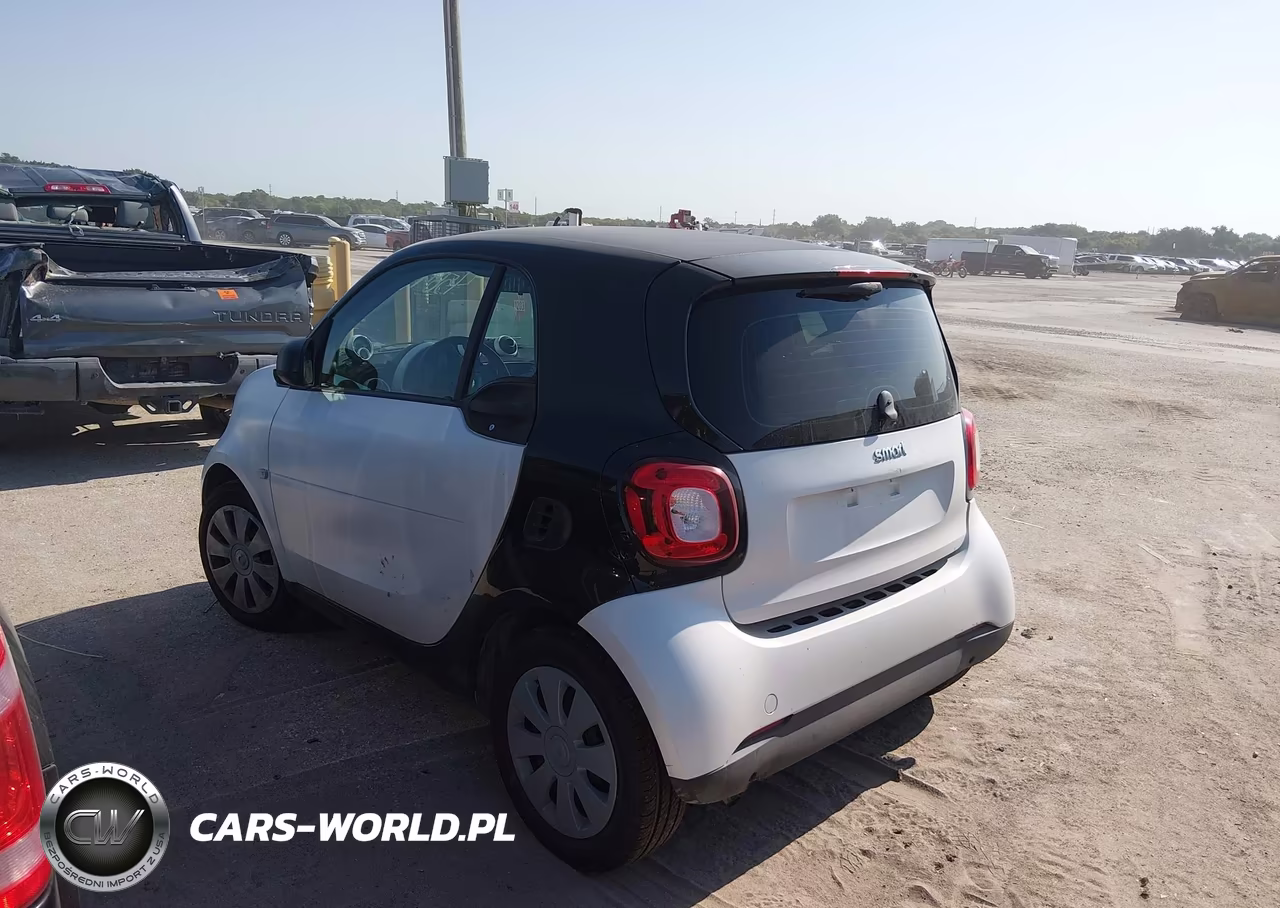 2016 Smart Fortwo Pure VIN:WMEFJ5DA4GK067448 - 3