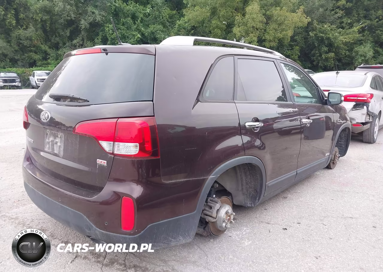KIA SORENTO LX VIN:5XYKTCA66EG497383 - 4