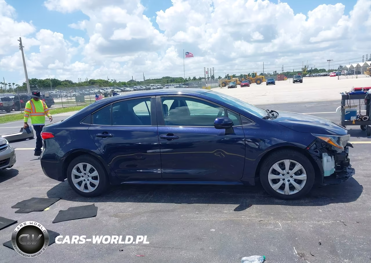 2022 Toyota Corolla Le VIN:5YFEPMAE3NP360430 - 13