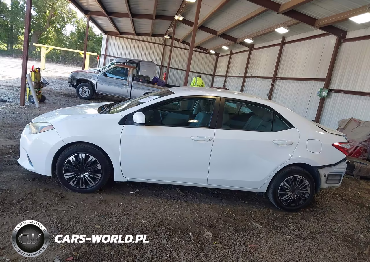 2015 Toyota Corolla Le VIN:2T1BURHE6FC470548 - 15