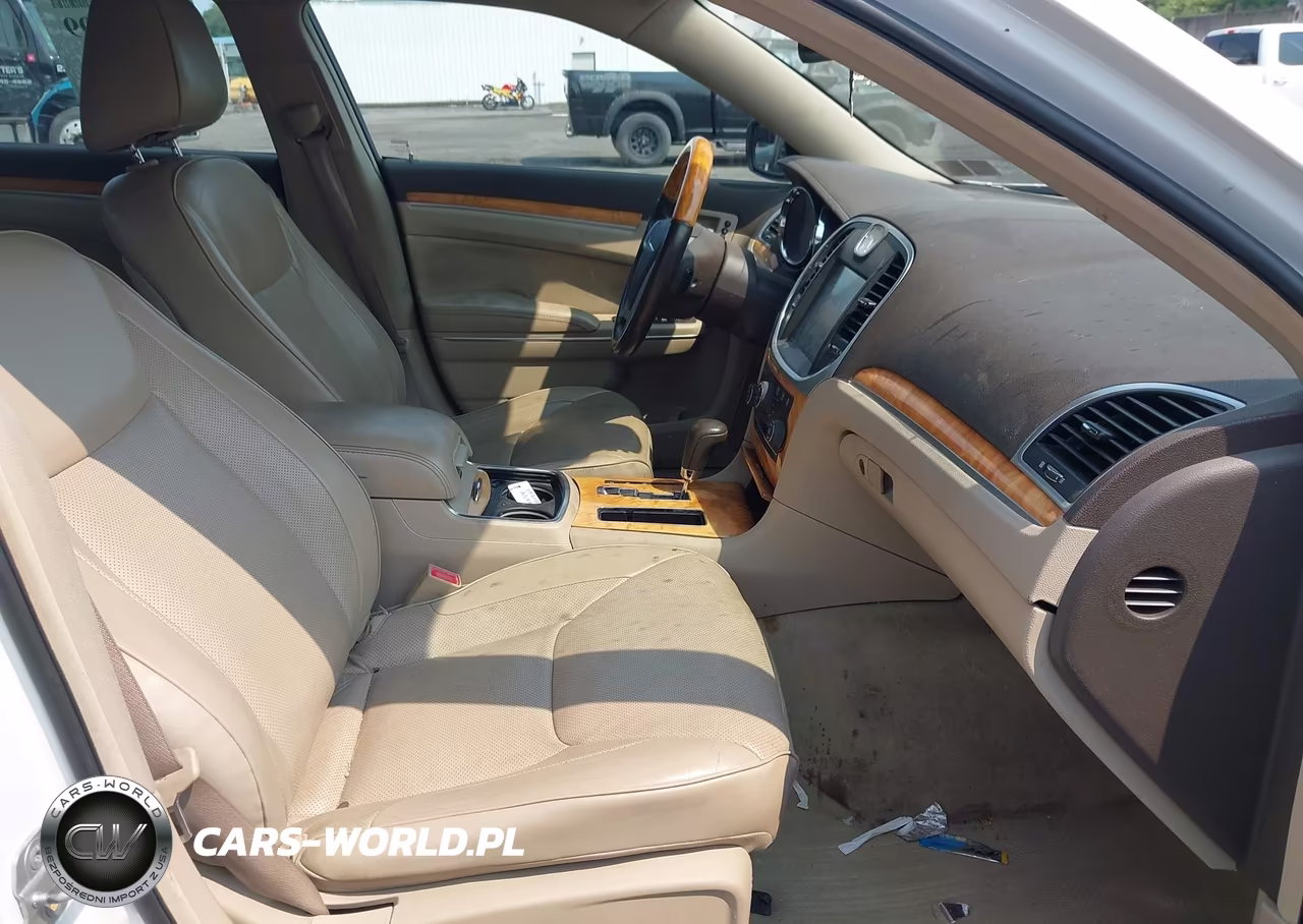 2012 Chrysler 300C Awd VIN:2C3CCAKT8CH143378 - 5