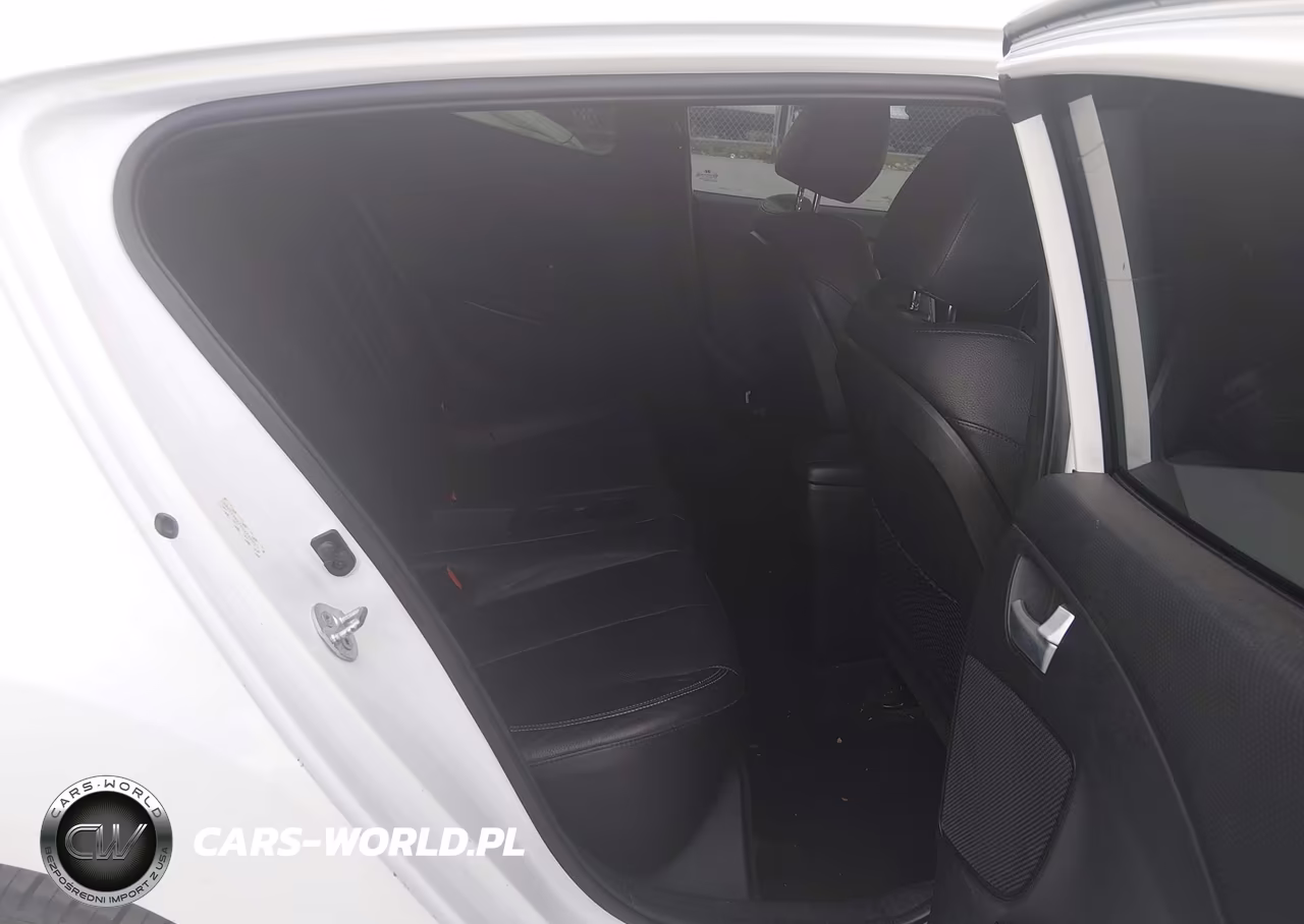 2015 Hyundai Veloster Turbo VIN:KMHTC6AE2FU228094 - 8