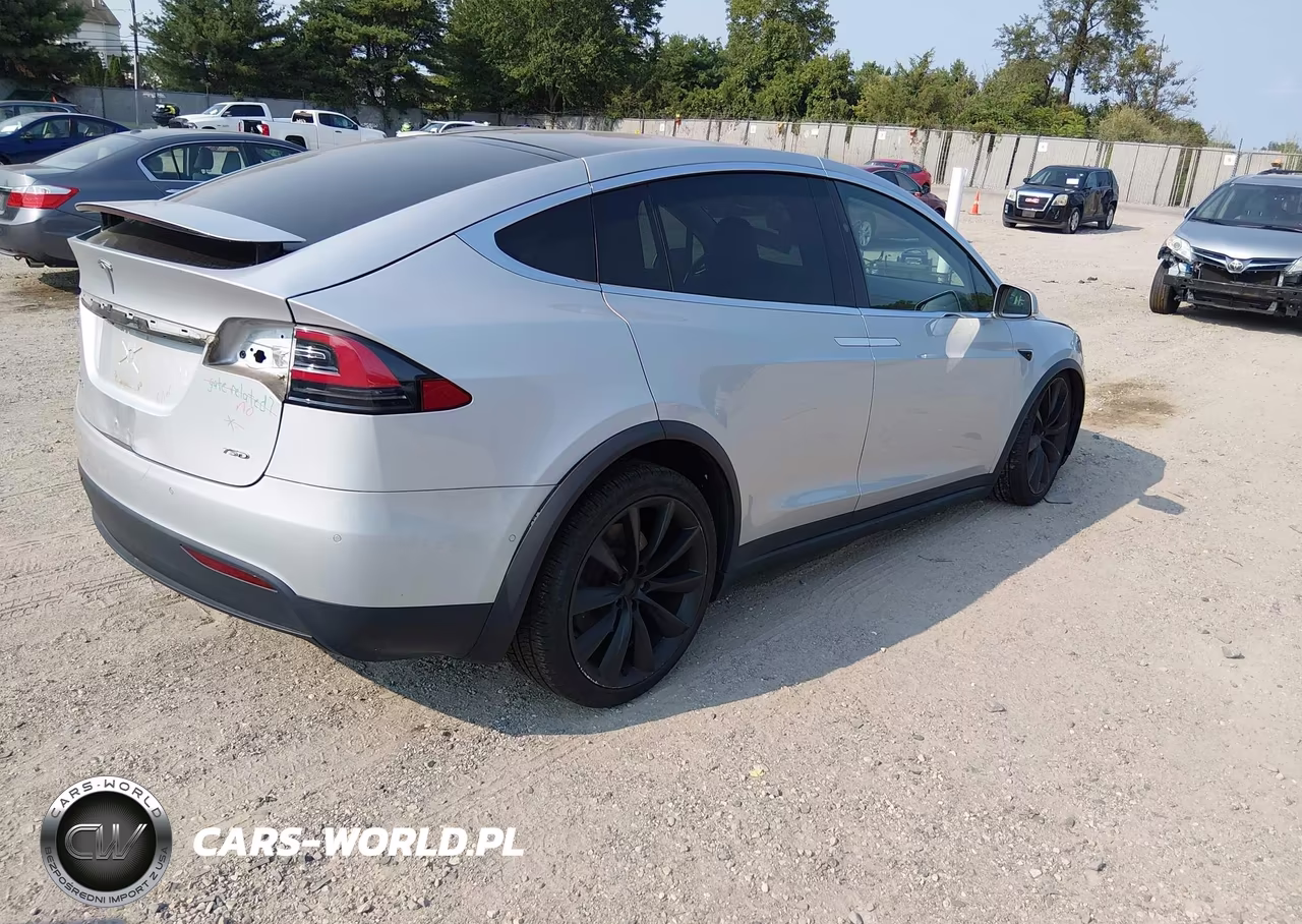 2017 Tesla Model X 100D-75D-90D VIN:5YJXCDE27HF056165 - 4