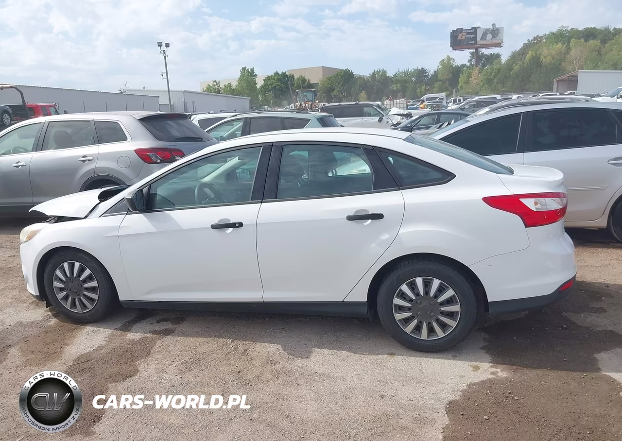 2013 Ford Focus S VIN:1FADP3E21DL323265 - 15
