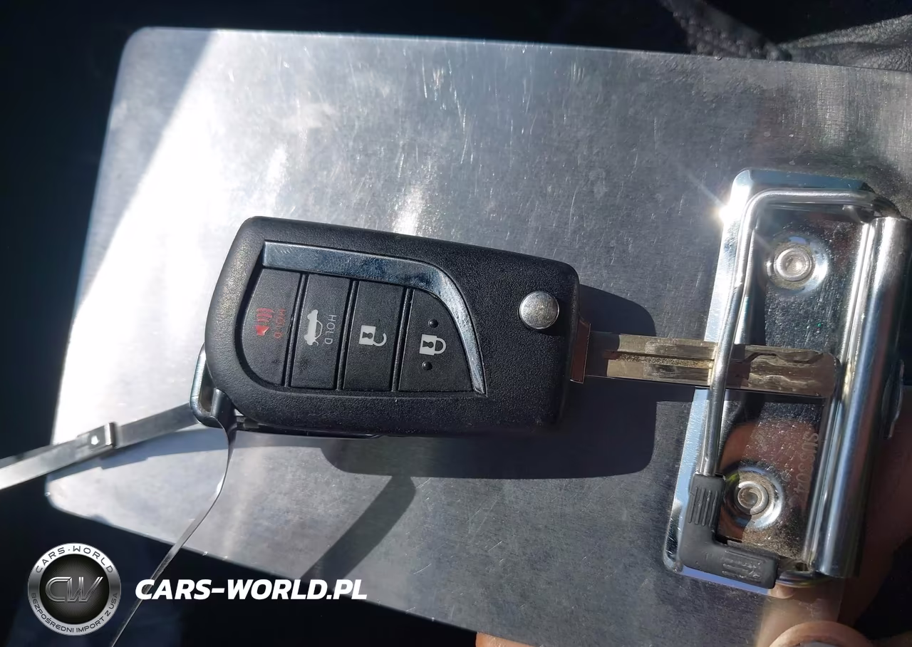 2024 Toyota Camry Le VIN:4T1C11AK9RU878284 - 11
