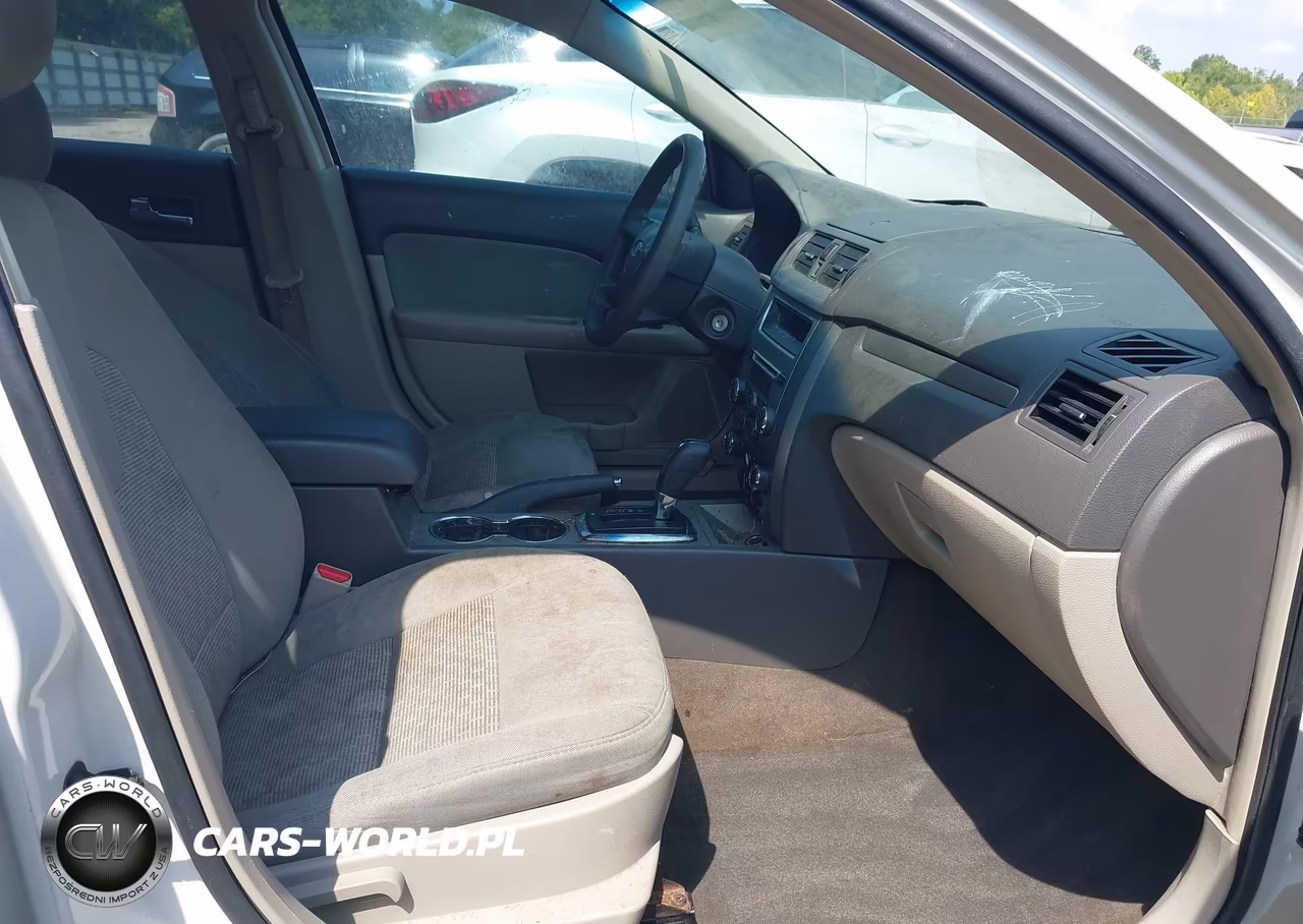 2012 Ford Fusion S VIN:3FAHP0GAXCR330865 - 5