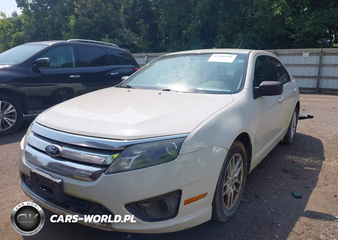 2012 Ford Fusion S VIN:3FAHP0GAXCR330865 - 6