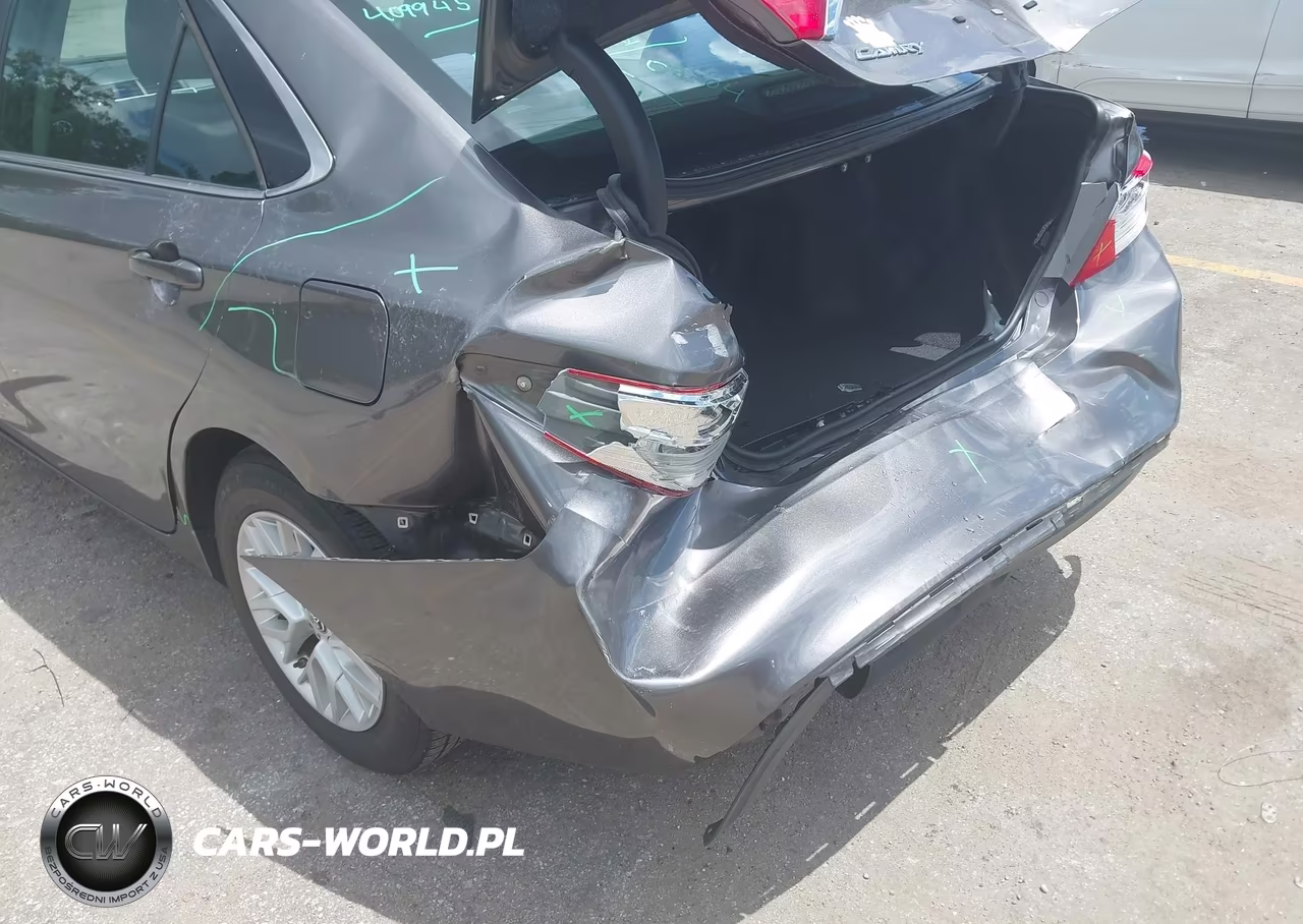2017 Toyota Camry Le VIN:4T1BF1FK7HU705268 - 6
