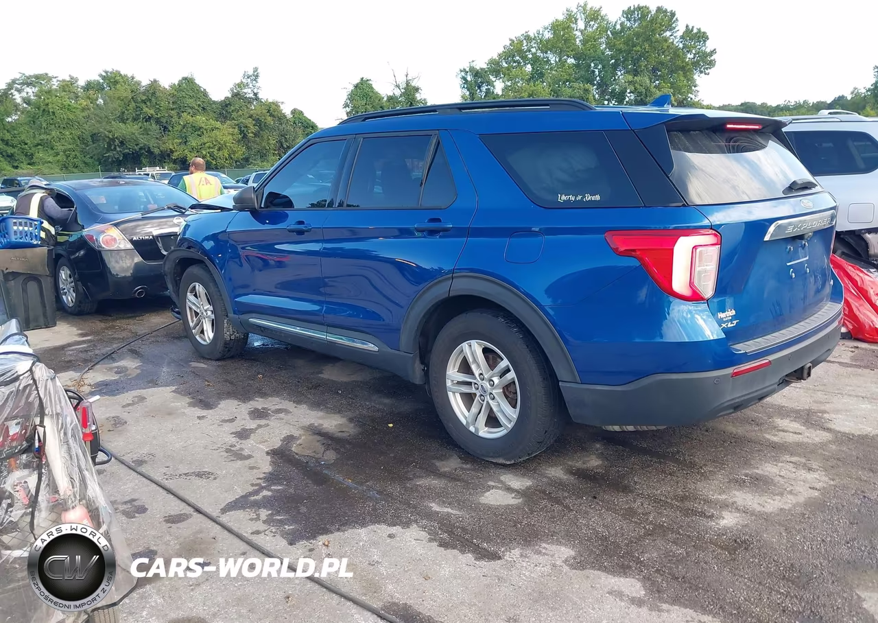 2020 Ford Explorer Xlt VIN:1FMSK8DH5LGC23966 - 3