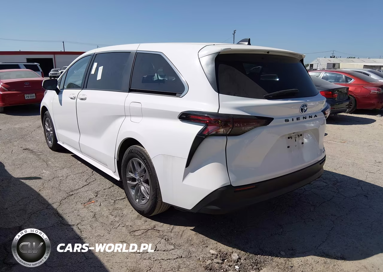 2024 Toyota Sienna Le VIN:5TDKRKECXRS201864 - 3