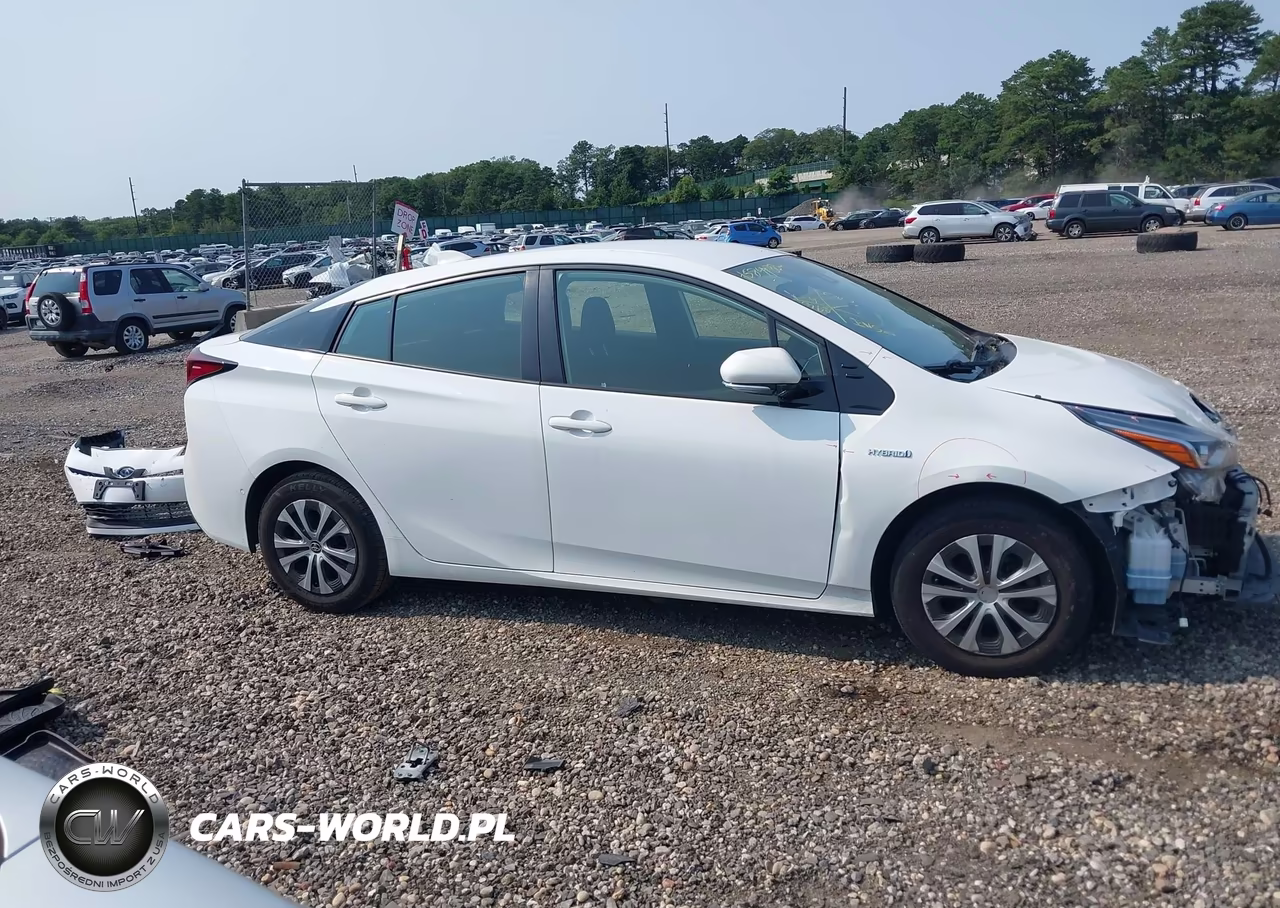 2020 Toyota Prius Le Awd-E VIN:JTDL9RFU7L3017902 - 12