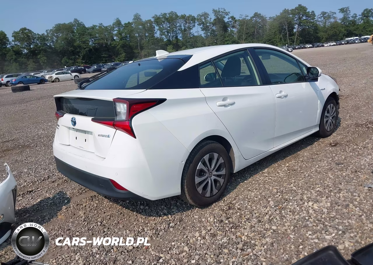 2020 Toyota Prius Le Awd-E VIN:JTDL9RFU7L3017902 - 4