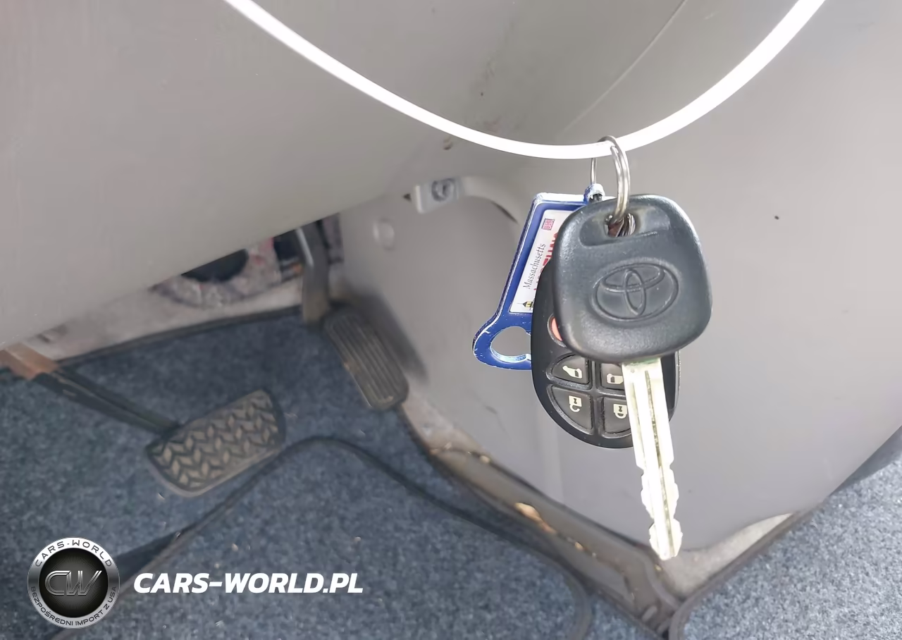 2010 Toyota Sienna Limited VIN:5TDDK4CC2AS030169 - 11