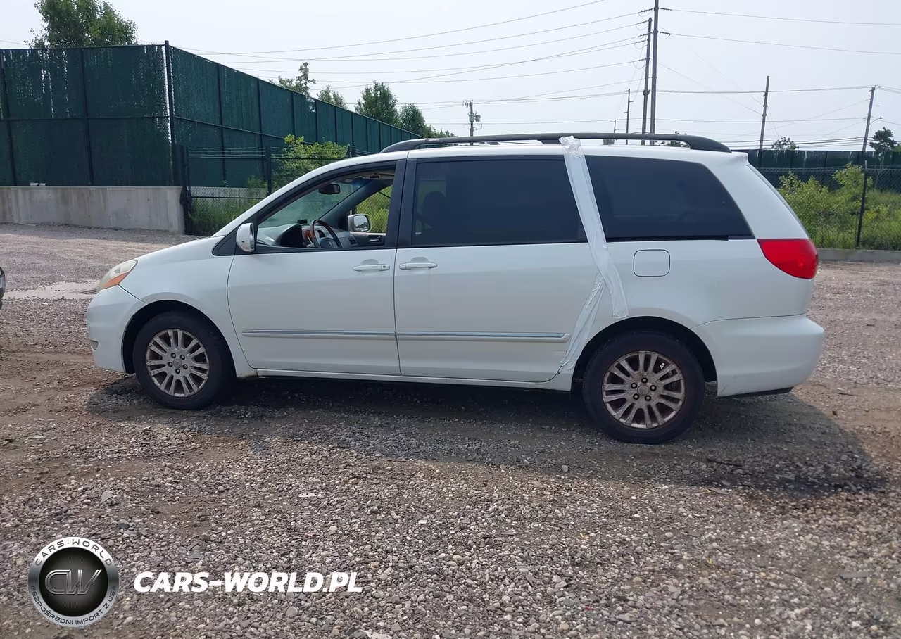 2010 Toyota Sienna Limited VIN:5TDDK4CC2AS030169 - 14