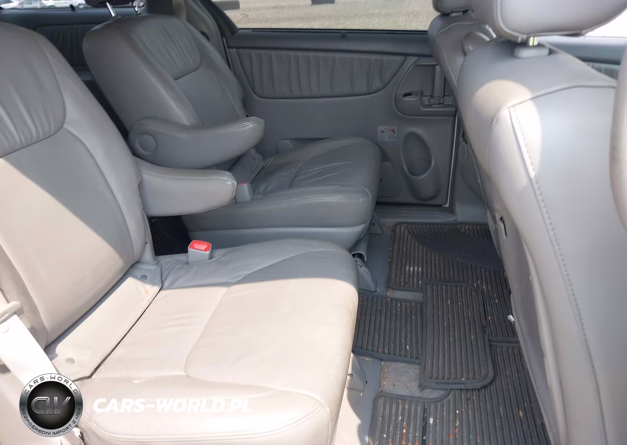 2010 Toyota Sienna Limited VIN:5TDDK4CC2AS030169 - 8