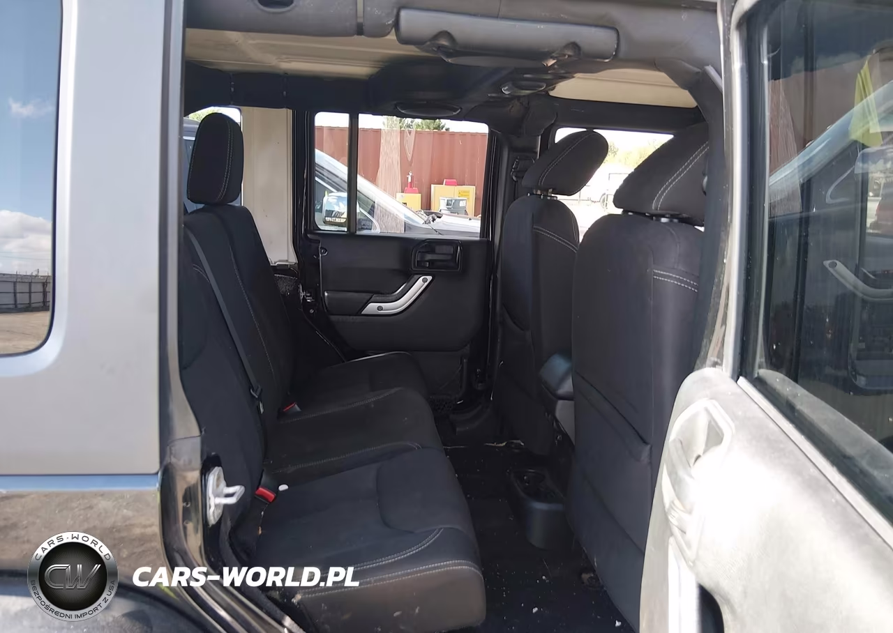 2013 Jeep Wrangler Unlimited Sahara VIN:1C4BJWEGXDL677169 - 8