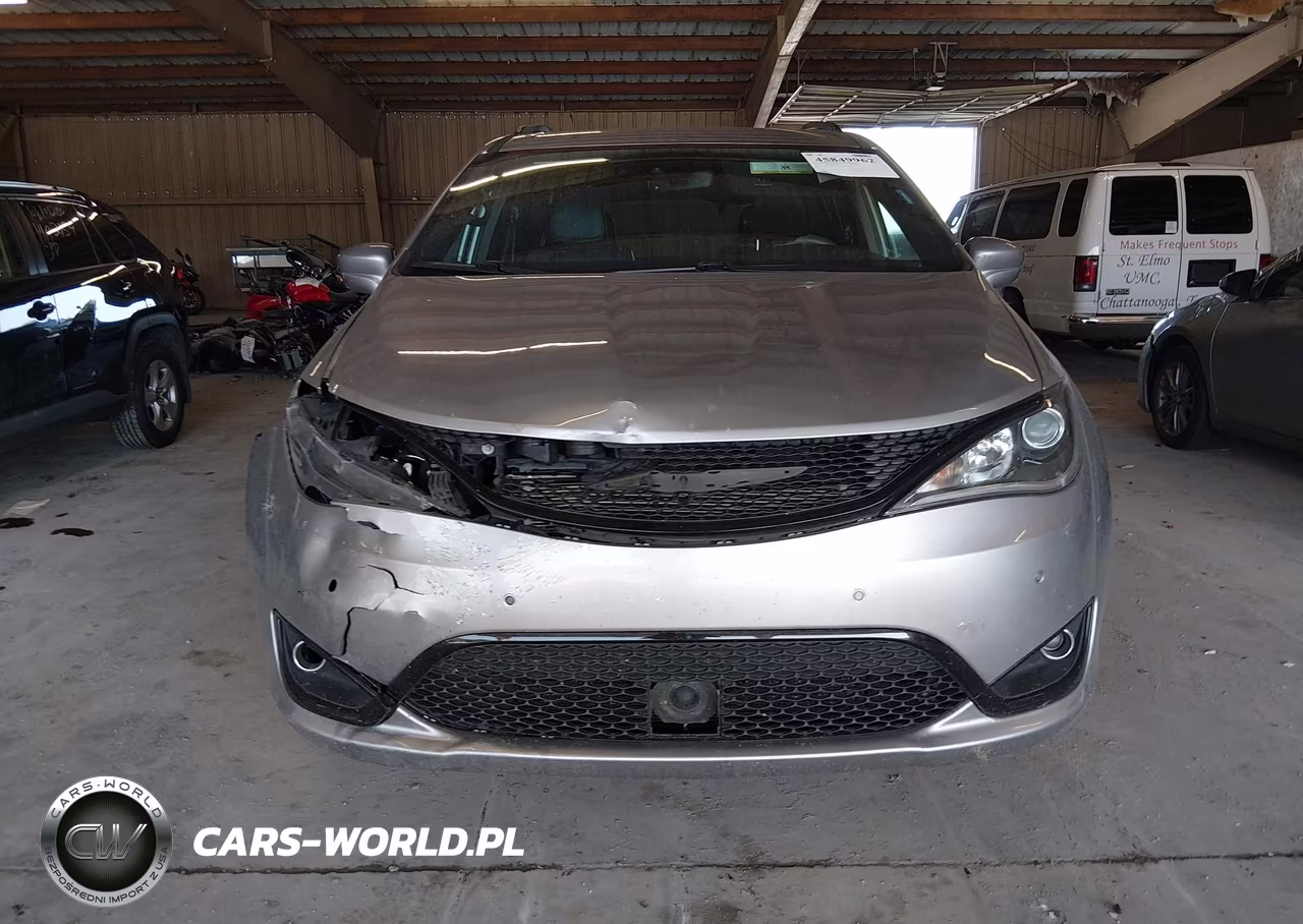 2020 Chrysler Pacifica Touring L VIN:2C4RC1BG1LR233068 - 12