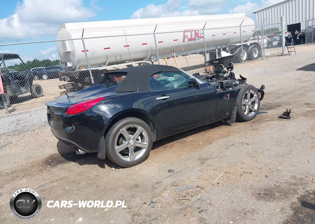 2008 Pontiac Solstice VIN:1G2MC35B28Y130514 - 4
