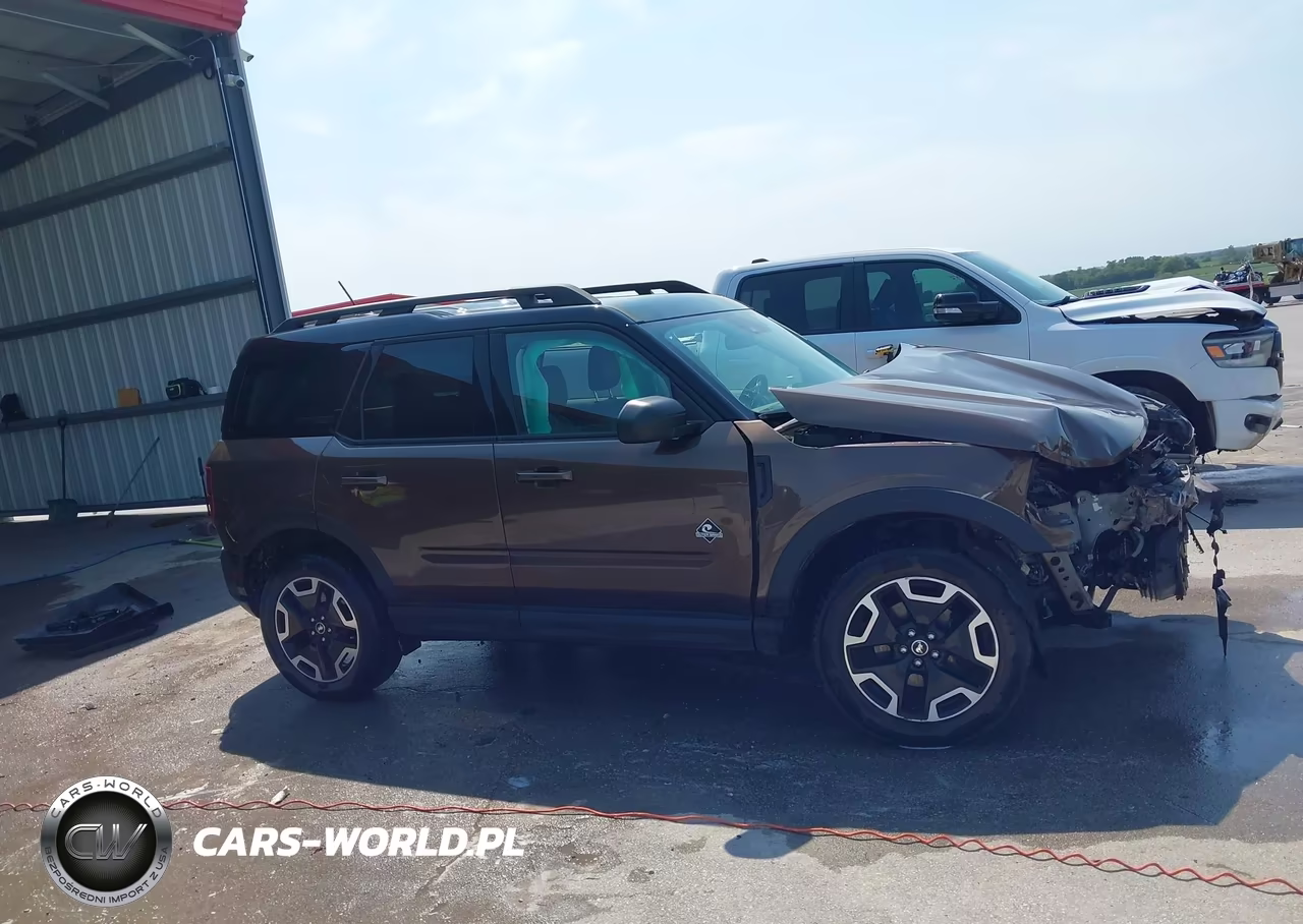 2022 Ford Bronco Sport Outer Banks VIN:3FMCR9C6XNRD11705 - 13