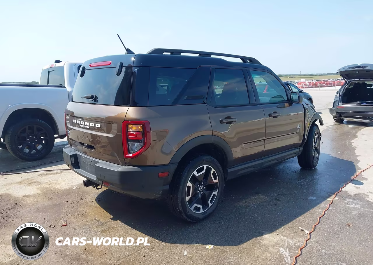 2022 Ford Bronco Sport Outer Banks VIN:3FMCR9C6XNRD11705 - 4