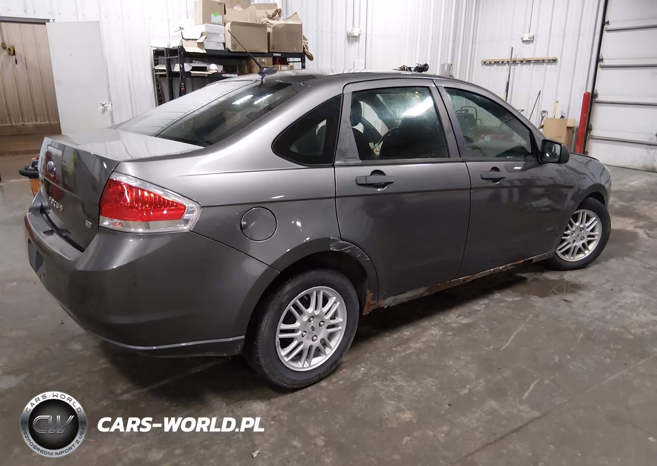 2010 Ford Focus Se VIN:1FAHP3FN6AW205636 - 4