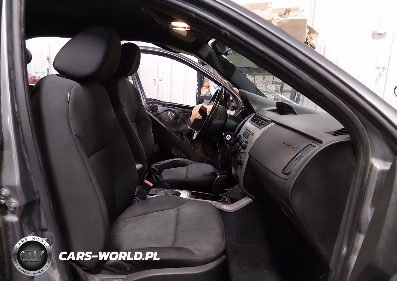 2010 Ford Focus Se VIN:1FAHP3FN6AW205636 - 5