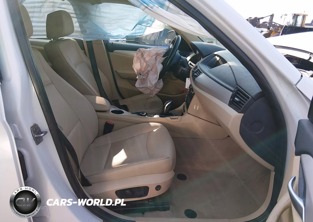 2014 BMW X1 xDrive28I VIN:WBAVL1C56EVY17894 - 5