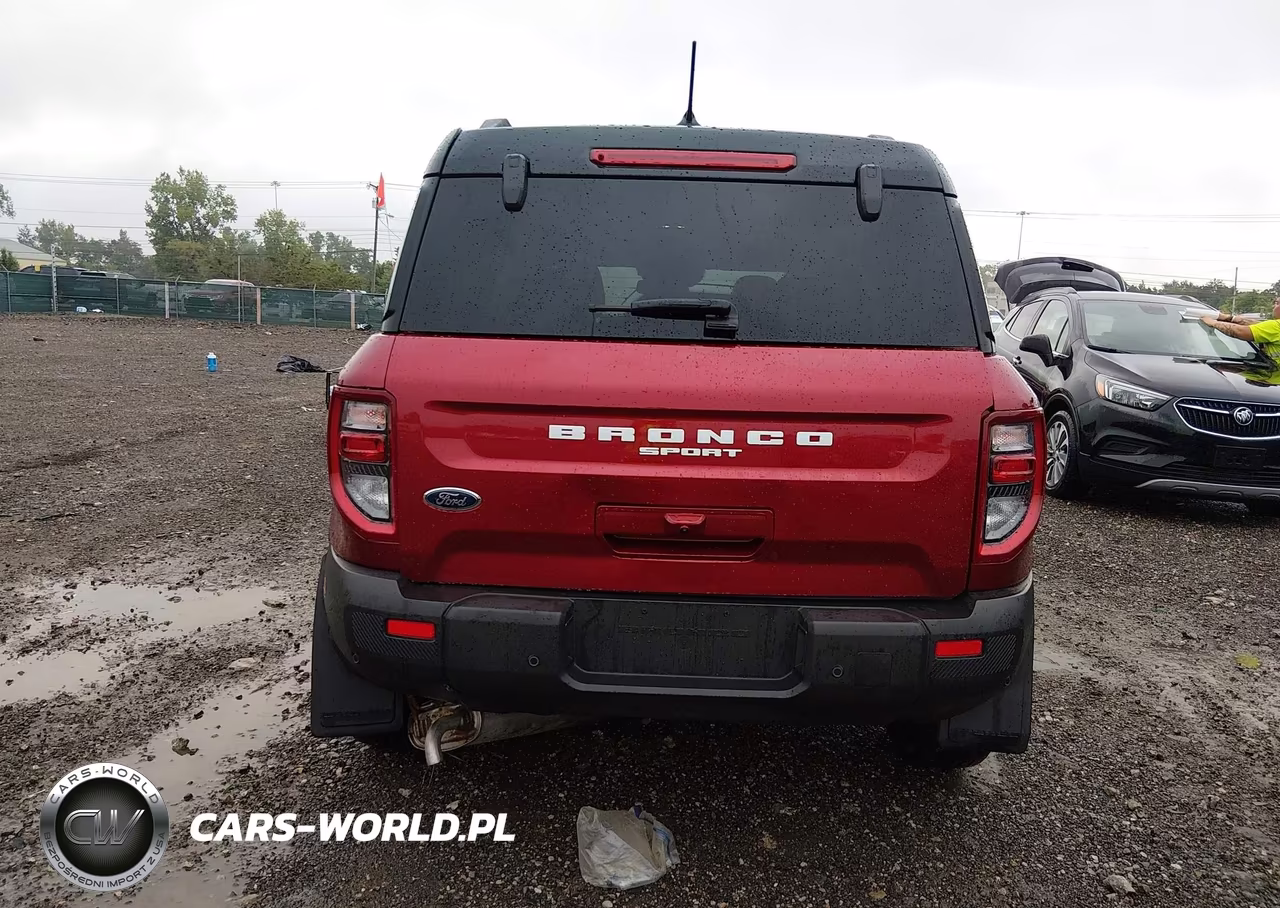 2025 Ford Bronco Sport Outer Banks VIN:3FMCR9CN8SRF67358 - 16