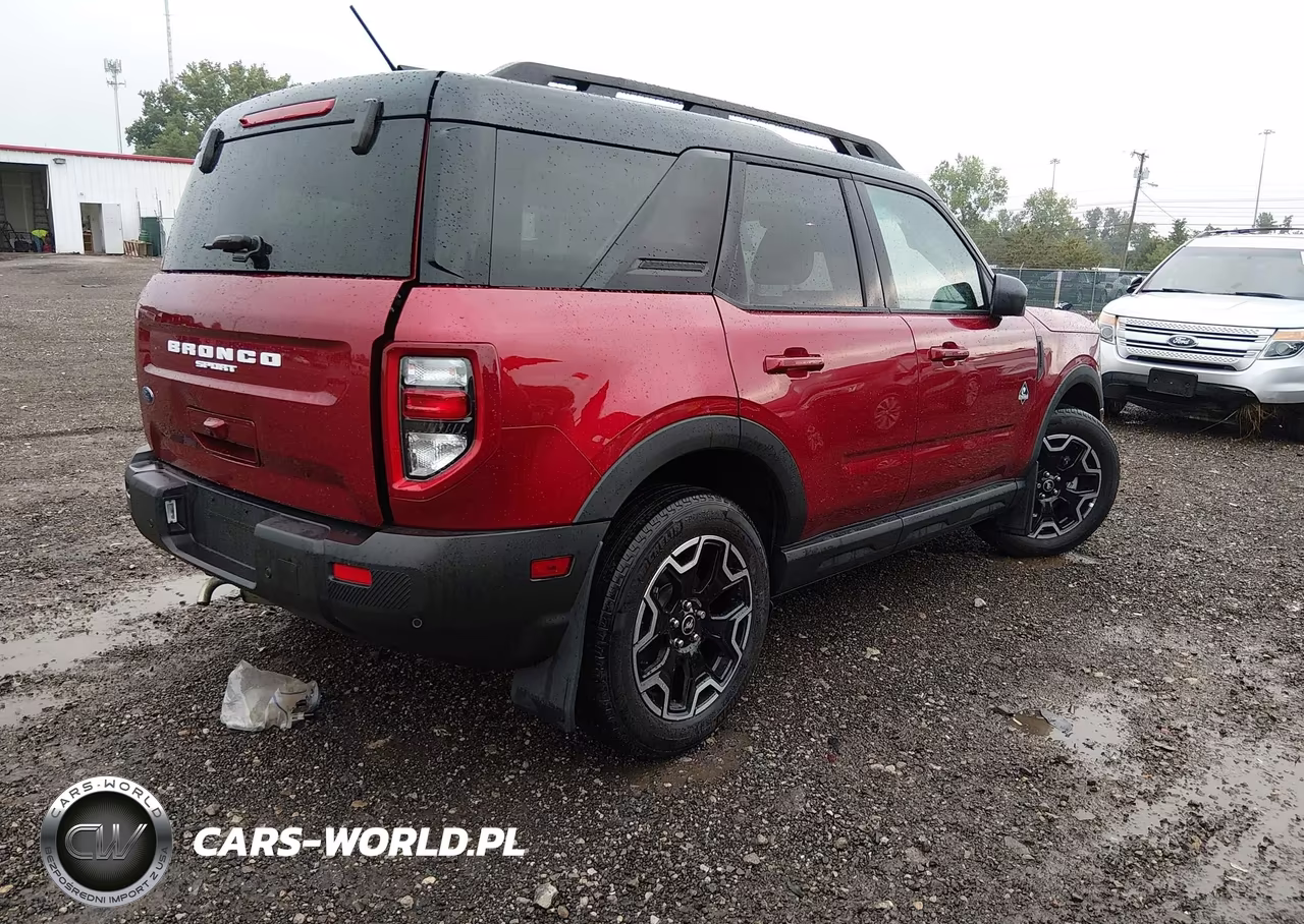 2025 Ford Bronco Sport Outer Banks VIN:3FMCR9CN8SRF67358 - 4