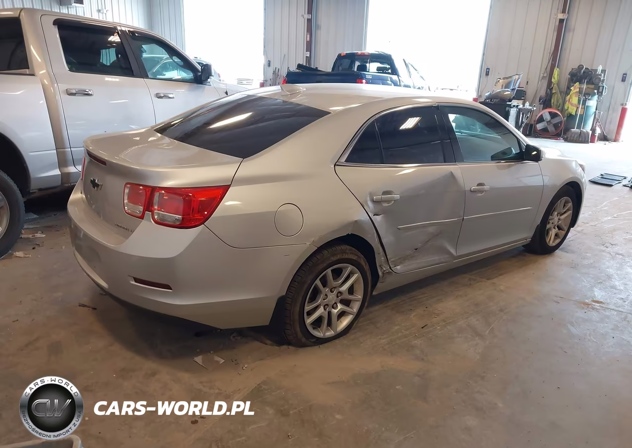 2015 Chevrolet Malibu 1Lt VIN:1G11C5SL7FU132084 - 4