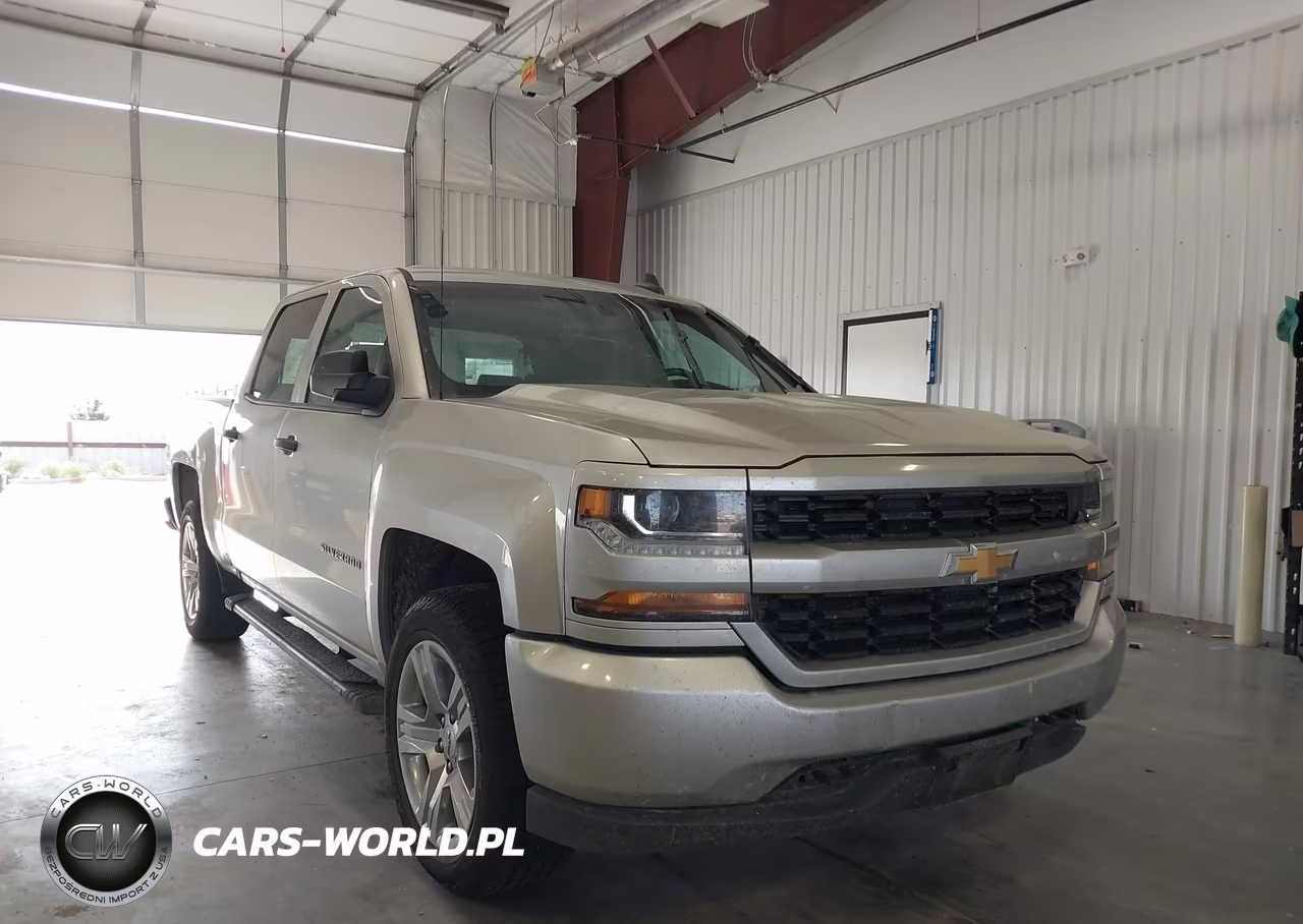 2018 Chevrolet Silverado 1500 Custom