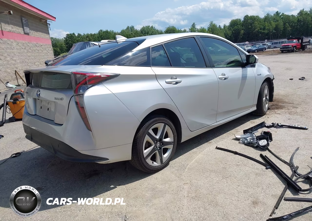 2016 Toyota Prius Three Touring VIN:JTDKARFU6G3515484 - 4